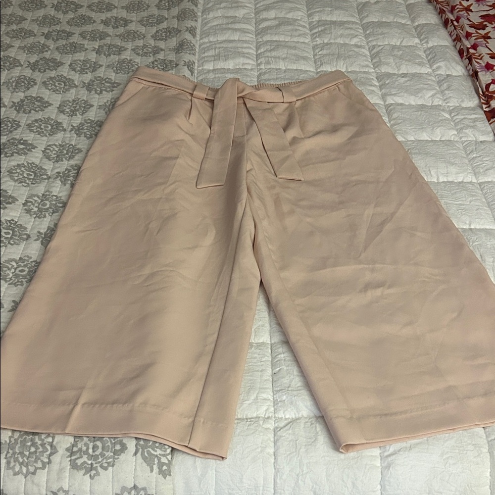 ⚜️ Takara Soft Beige Elastic Waist wide leg cropped pants